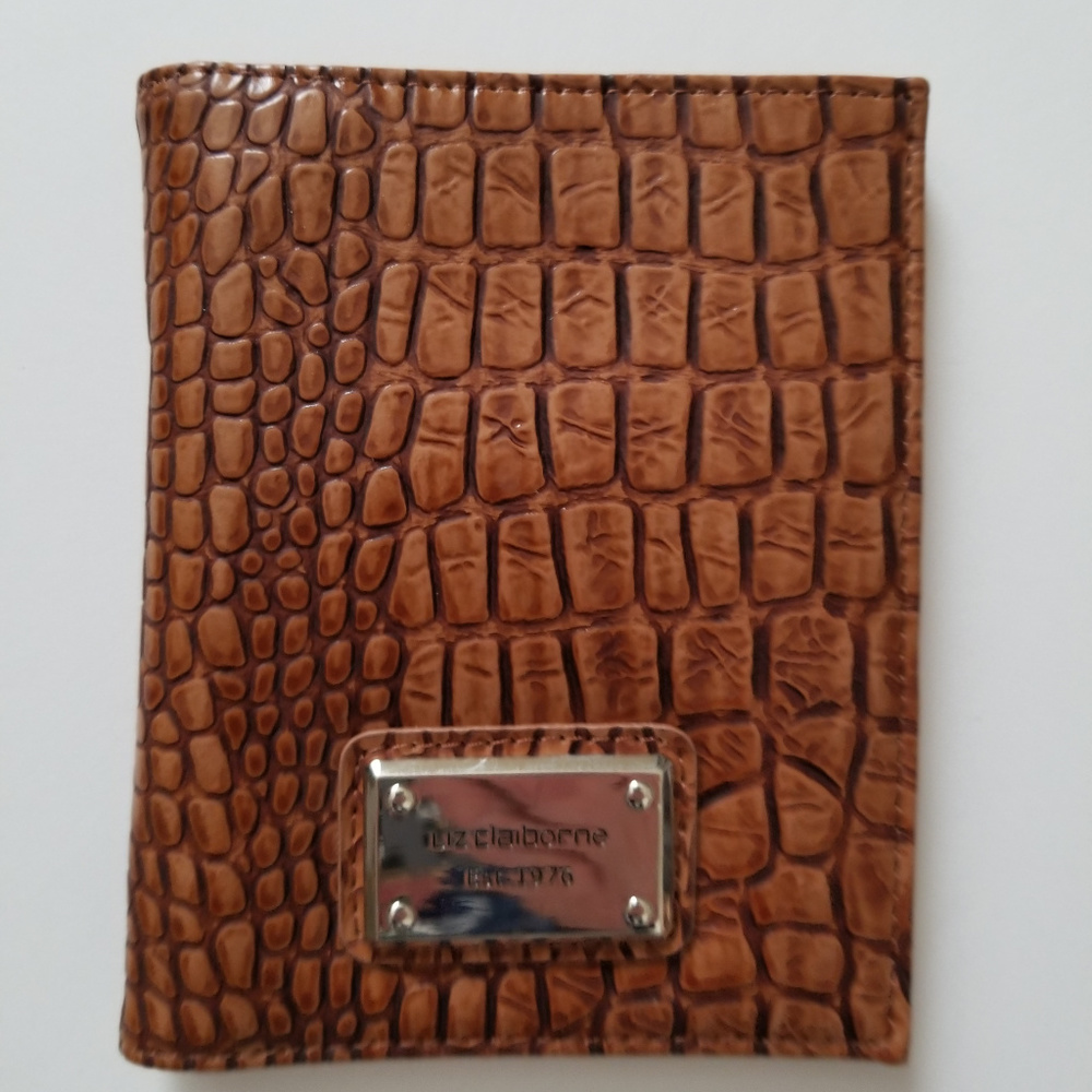 Liz Claiborne Passport Holder and Luggage Tag  NWT - Picture 7 of 7